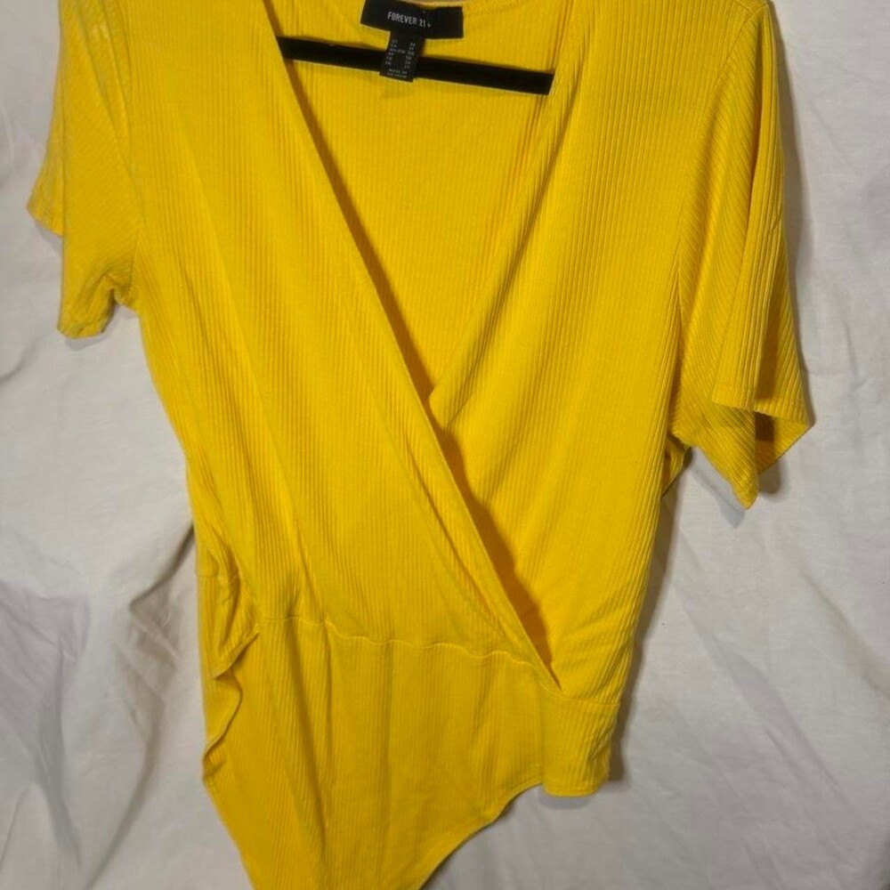 Forever 21 yellow ribbed bodysuit in a 3X #bodysuit #ribbed